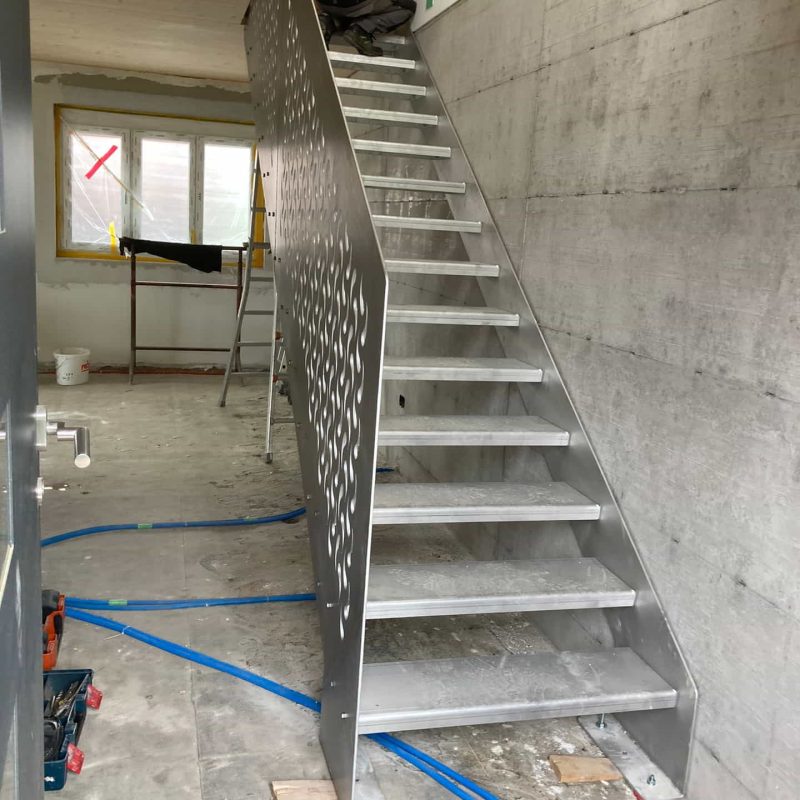 Freistehende Alu Treppe